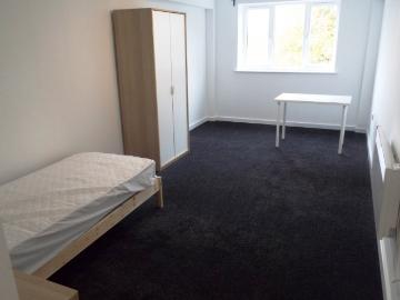 1 bedroom property to let in Legends Court, Wolverhampton £625 pcm
