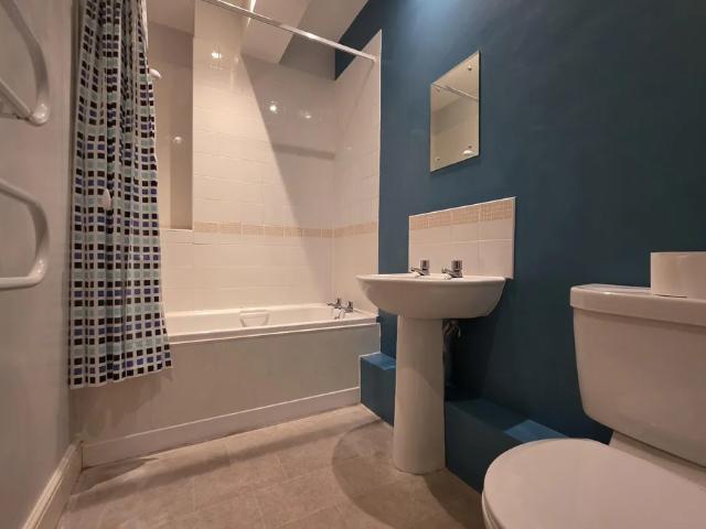 1 bedroom property to let in London Place, Wolverhampton £850 pcm