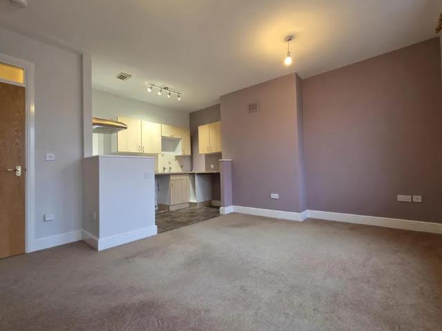 1 bedroom property to let in London Place, Wolverhampton £825 pcm