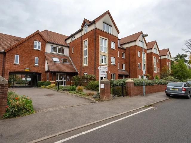 1 bedroom property to let in Lorne Court, Moseley, B13 £900 pcm