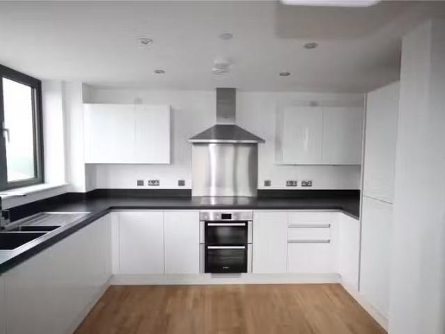 1 bedroom property to let in Parkside Avenue, London, SE10 £.