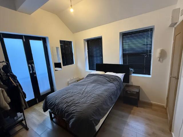 1 bedroom property to let in Princess Alley, Wolverhampton £700 pcm