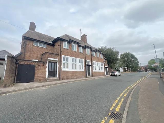 1 bedroom property to let in Queen Street, Redditch £1,000 pcm