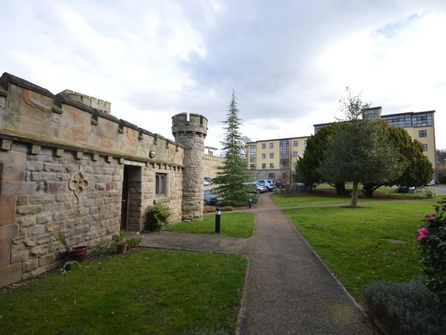 1 bedroom property to let in Queens Mews, Nr City Centre, S2 3RX £850 pcm
