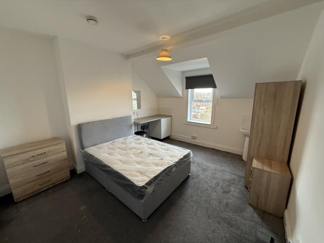 1 bedroom property to let in Room 14 208 210 Balby Road, DN4 £575 pcm