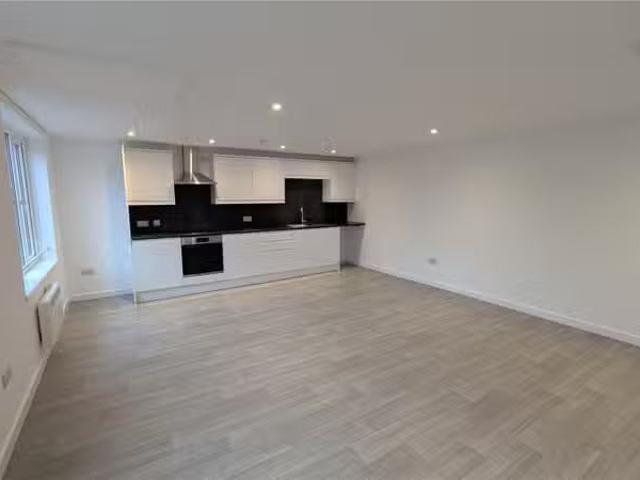 1 bedroom property to let in Station Road, New Milton, Hampshi.