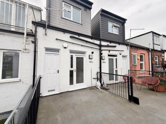 1 bedroom property to let in Sharrow Vale Road, Sheffield, S11 8ZP £950 pcm