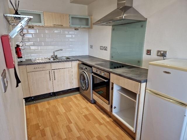 1 bedroom property to let in West One City, 10 Fitzwilliam Street, Sheffield, S1 4JF £760 pcm