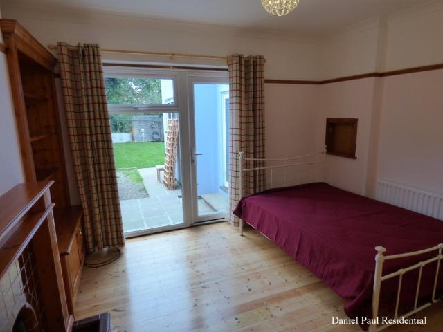 1 bedroom property to let in Western Avenue Asking price £900 pcm