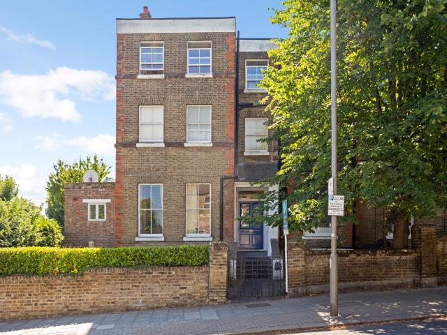 1 bedroom property to let in Wimbledon Park Road, London, SW18 £1,500 pcm