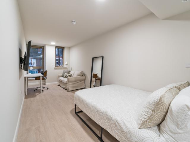1 bedroom property to let in 2 Bournbrook Road ALL BILLS INCLUDED £249 pw