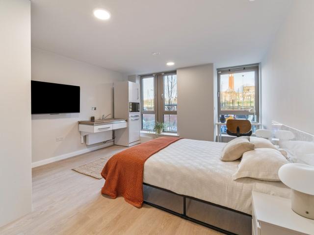 1 bedroom property to let in 2 Bournbrook Road ALL BILLS INCLUDED £289 pw