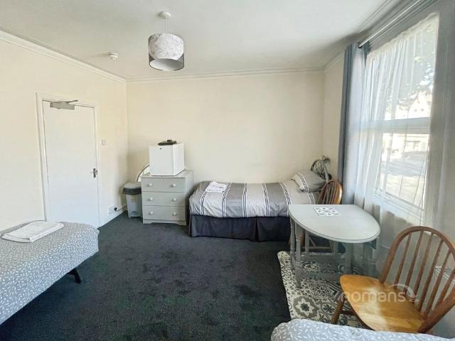 1 bedroom property to rent