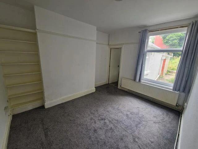 1 bedroom ground floor flat to rent