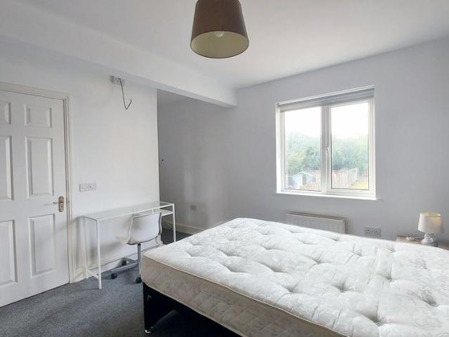 1 bedroom property to rent Chelmer Road, Chelmsford, CM2