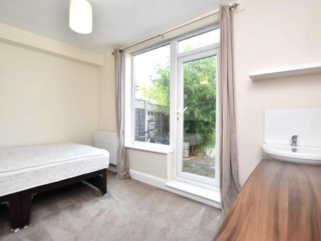 1 bedroom property to rent Dunmow Road, Bishops Stortford, CM23