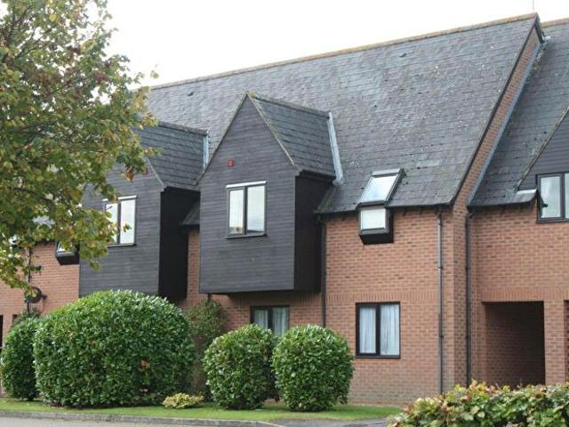 1 Bedroom Property To Rent In Poplars Close, Stone, HP17