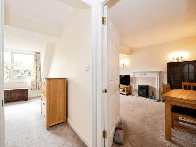 1 bedroom property to rent Linkfield Lane, Redhill, Surrey, RH1