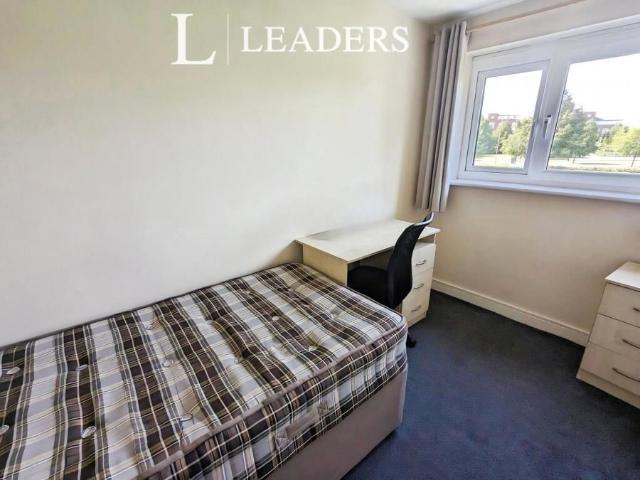1 bedroom property to rent Room 3, 63 Aviation Avenue, Hatfield, Hertfordshire, AL10
