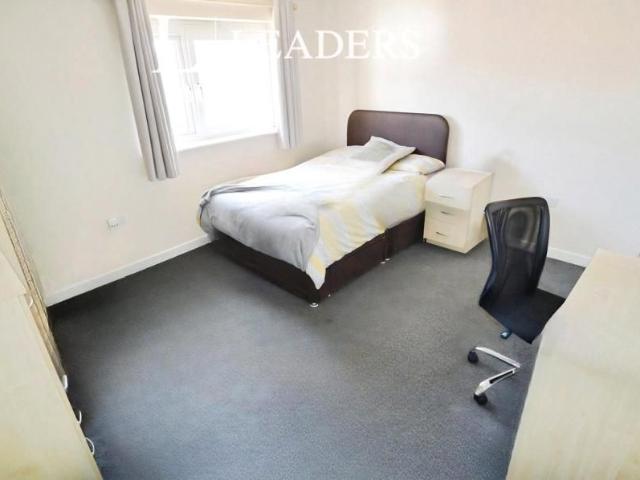 1 bedroom property to rent Room 4, 63 Aviation Avenue, Hatfield, Hertfordshire, AL10