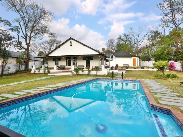 1 Bedroom Room To Let in Craighall Park