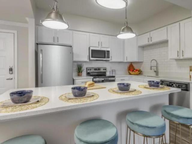 1 bedroom, Raleigh NC 27609 105892781