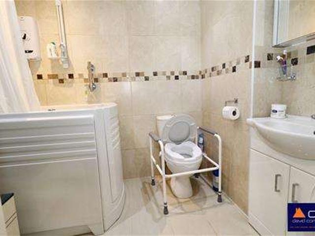 1 Bedroom Retirement Property
