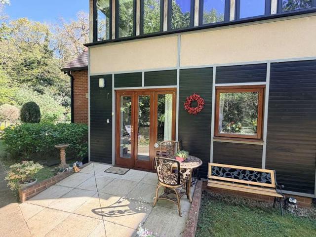 1 Bedroom Retirement Property