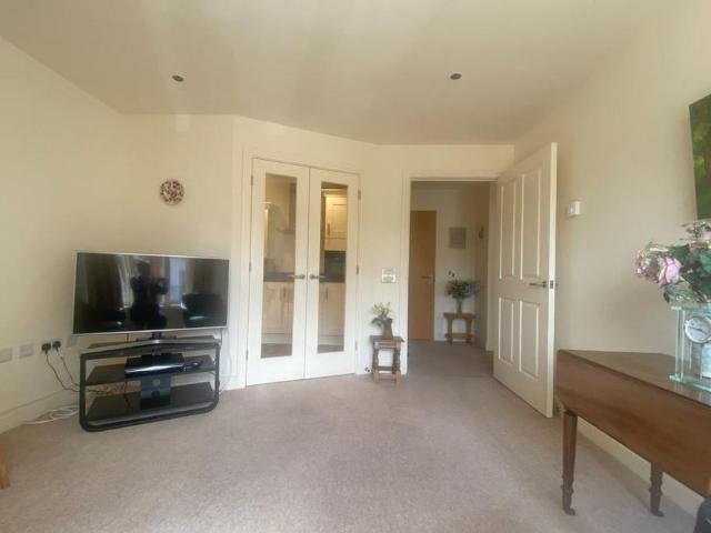 1 bedroom retirement property to rent