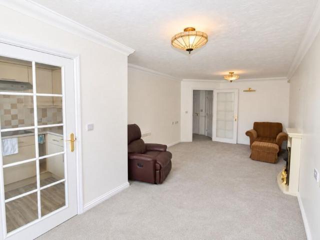 1 bedroom retirement property to rent