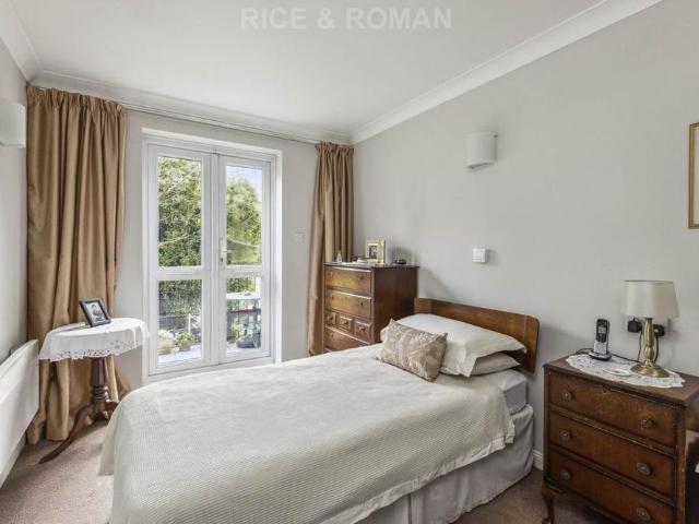 1 bedroom retirement property to rent