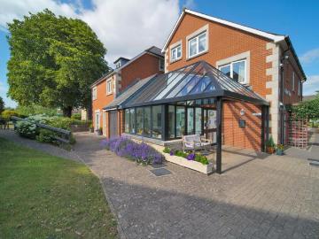 Lowbourne SN12 Melksham - Garden, Parking