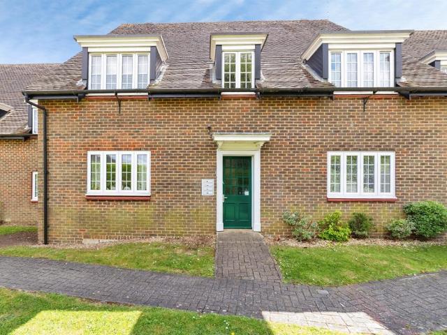 1 bedroom ground flat for sale