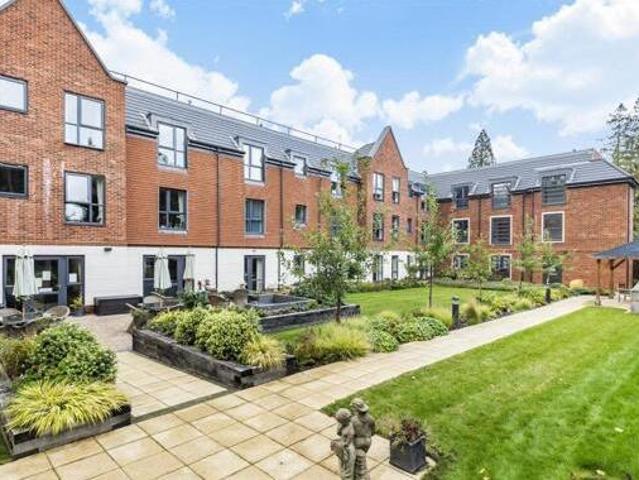 1 Bedroom Retirement Property For Sale In Crowthorne, Berkshire