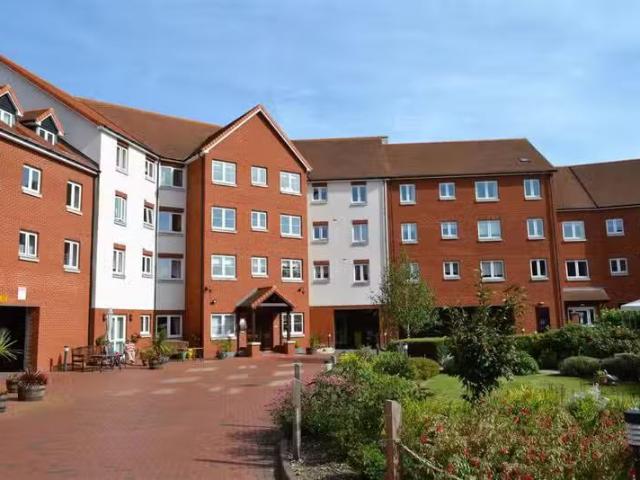 1 bedroom retirement property for rent in Tylers Ride, South W.