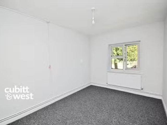 1 bedroom retirement property for rent in Croydon Road, Caterh.