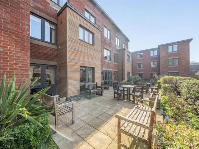 1 bedroom retirement property for rent in Eliot Lodge, Ashbour.