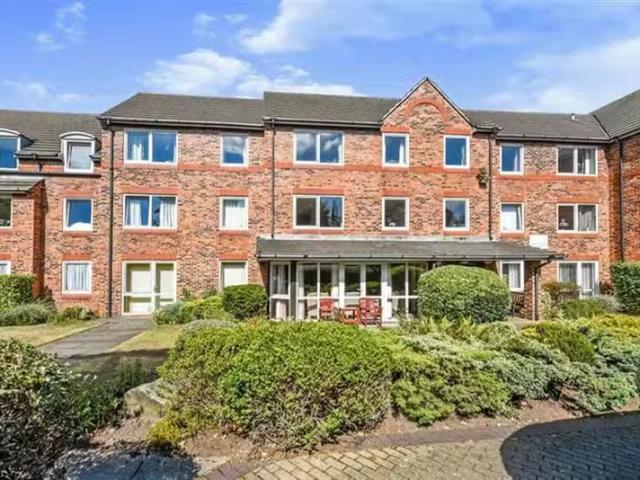 1 bedroom retirement property for rent in Homedove House, Blun.