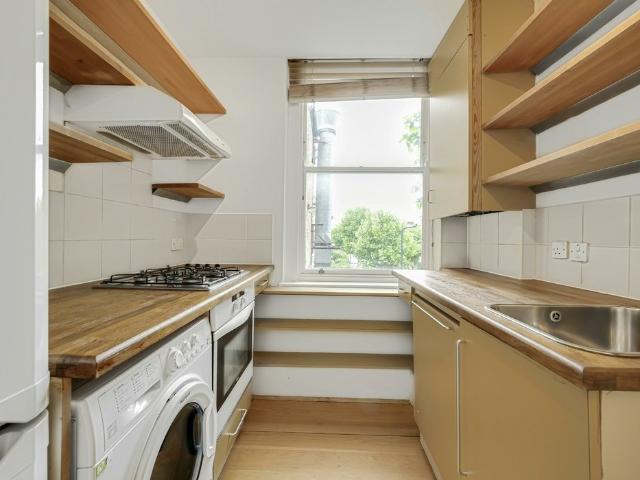 1 Bedroom Residential Flat to Rent in Salusbury Road, London, NW6