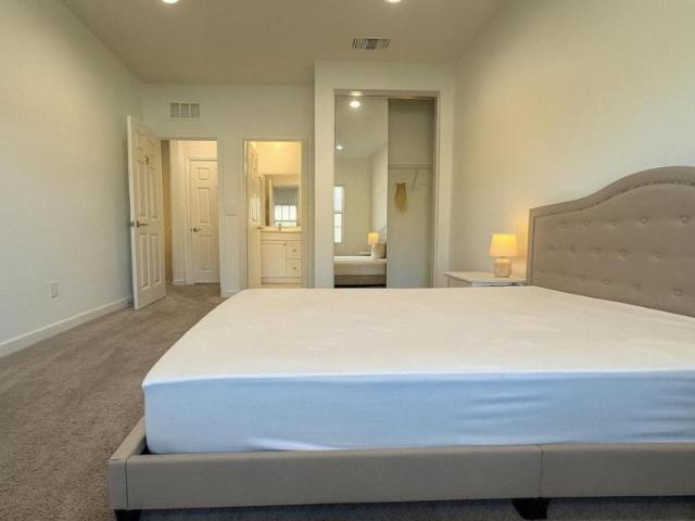 1 bedroom, Riverside CA 92507 106165001