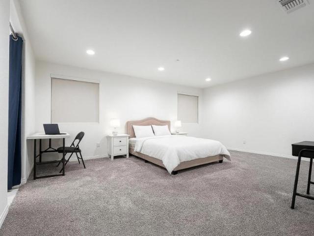 1 bedroom, Riverside CA 92507 99000466