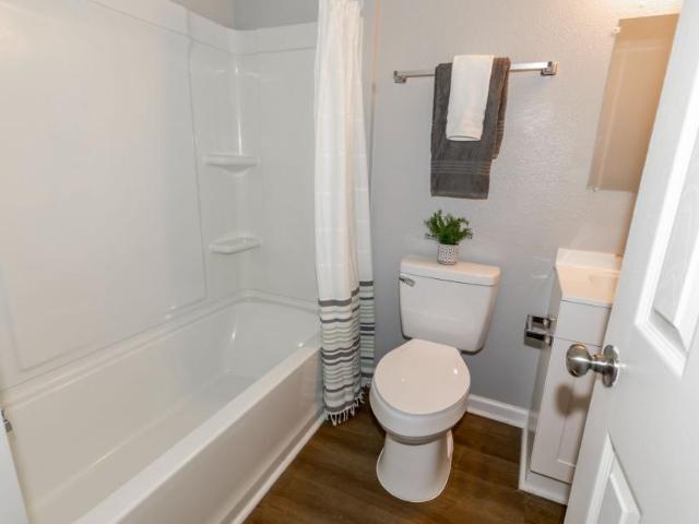 1 bedroom, Richmond VA 23224 105470287