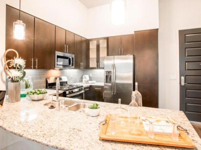 1 bedroom, Woodland Hills CA 91367 102286394