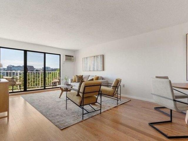 1 bedroom, Watertown MA 02472 105549018