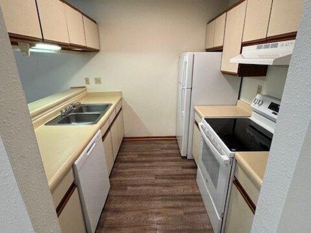1 bedroom, Waukesha WI 53186 105429274