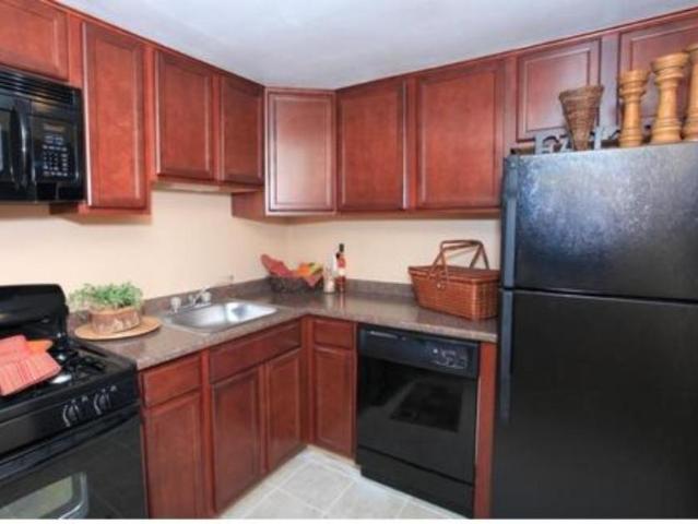 1 bedroom, Warwick RI 02886 106160835