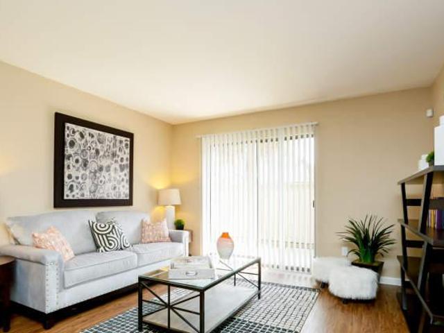 1 bedroom, Webster TX 77598 105854613