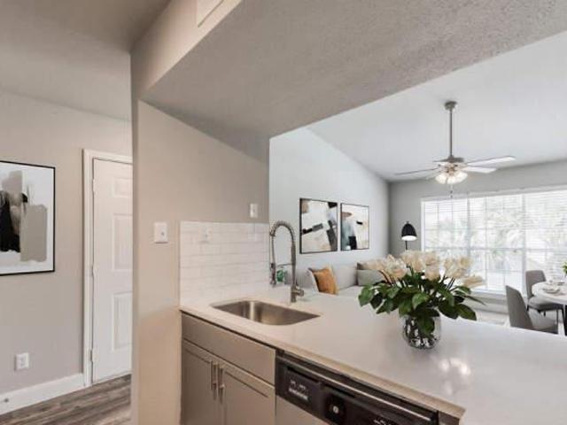 1 bedroom, Webster TX 77598 105854805