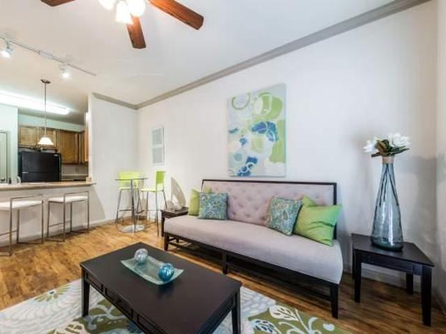 1 bedroom, Webster TX 77598 105854921