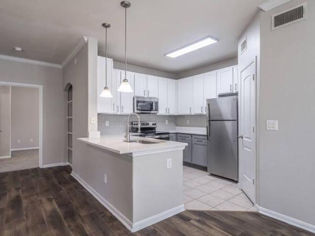 1 bedroom, Webster TX 77598 106117080